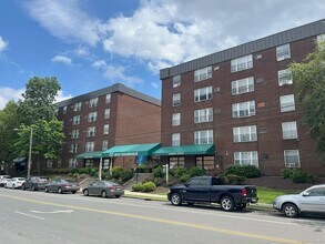891 West Blvd in Hartford, CT - Foto de edificio - Building Photo