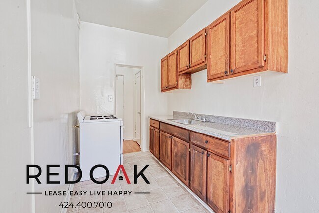 520 Serrano Ave in Los Angeles, CA - Building Photo - Building Photo
