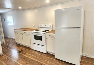 4439 Danville Rd in Big Sandy, TN - Building Photo - Building Photo