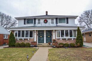 2747 N 92nd St in Milwaukee, WI - Building Photo