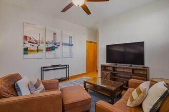 5 Commercial Alley in Portsmouth, NH - Building Photo - Building Photo