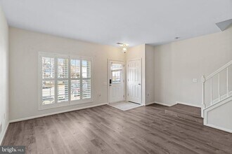 7115 Strawn Ct in Alexandria, VA - Building Photo - Building Photo