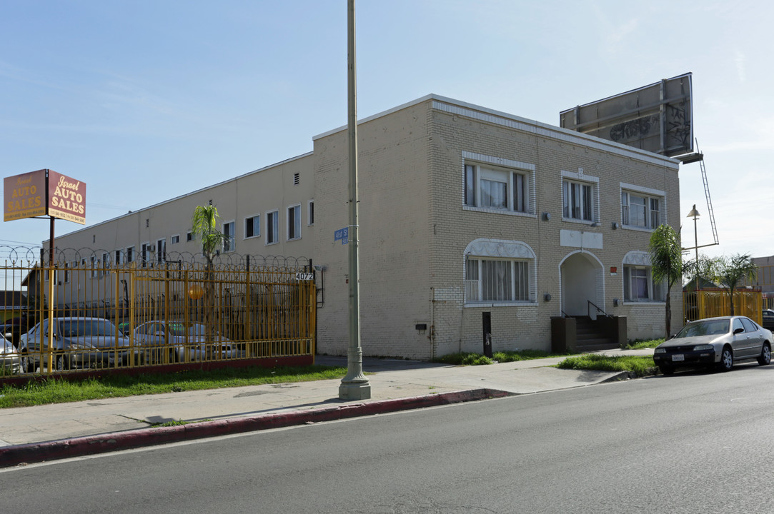 4084 S Figueroa St in Los Angeles, CA - Building Photo