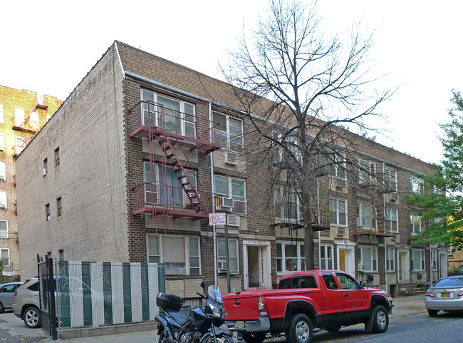 41-28 45th St in Long Island City, NY - Foto de edificio - Building Photo