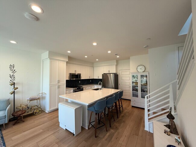 11056 Ardha Wy in San Diego, CA - Building Photo - Building Photo