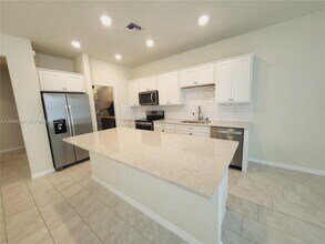2820 Troubadour St in Palm Springs, FL - Building Photo - Building Photo