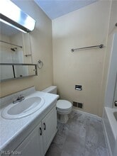 131 Orchard Dr in St. Clairsville, OH - Building Photo - Building Photo