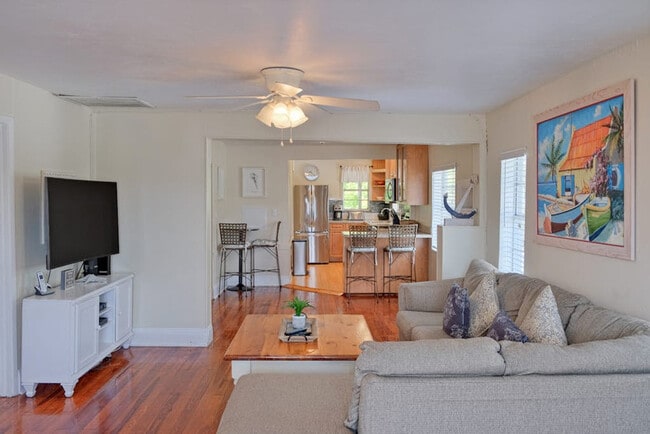 3018 Gulf Dr