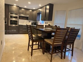 233 E Forest Oak Cir in Davie, FL - Building Photo - Building Photo