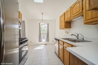 2778 S Cedar Glen Dr in Arlington Heights, IL - Building Photo - Building Photo