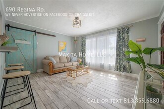 690 Regina Rd in Dunedin, FL - Building Photo - Building Photo