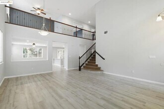 145 Warhol Way in Oakley, CA - Building Photo - Building Photo