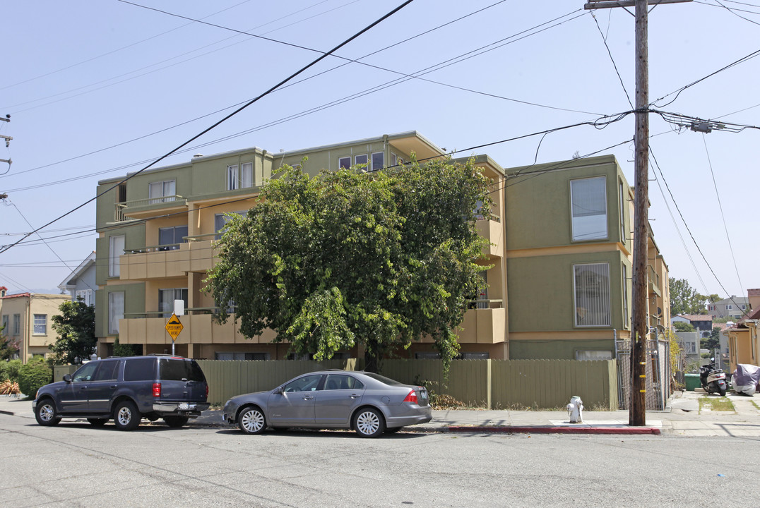 528 Merritt Ave in Oakland, CA - Building Photo