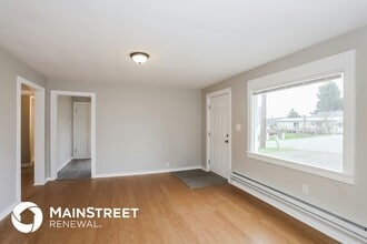 966 Retsil Rd E in Port Orchard, WA - Foto de edificio - Building Photo