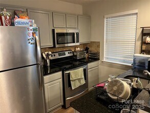 1825 Birch Heights Ct in Charlotte, NC - Building Photo - Building Photo