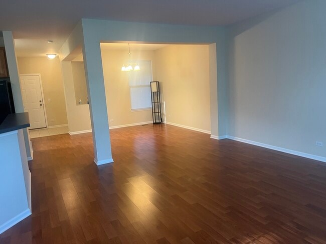 1861 Crenshaw Cir in Vernon Hills, IL - Building Photo - Building Photo