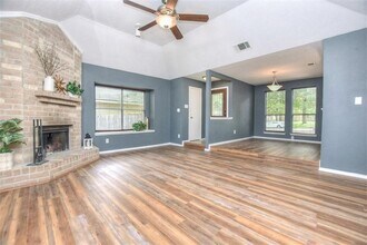 2010 Elder Way in Round Rock, TX - Foto de edificio - Building Photo