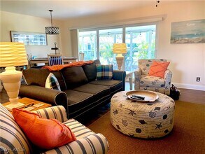 51 Glades Blvd in Naples, FL - Building Photo - Building Photo