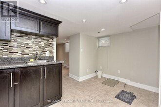 9 Southview Ave in Toronto, ON - Building Photo - Building Photo