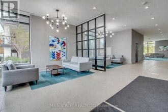 555-555 William Graham Dr in Aurora, ON - Building Photo - Building Photo