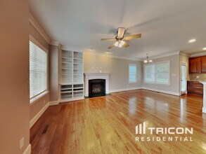 806 Natural Springs Ct in Fuquay Varina, NC - Building Photo - Building Photo