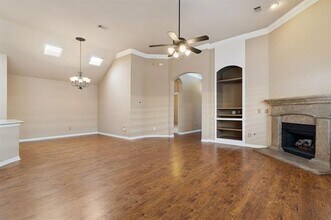 1819 Morning Glory in Carrollton, TX - Building Photo - Building Photo