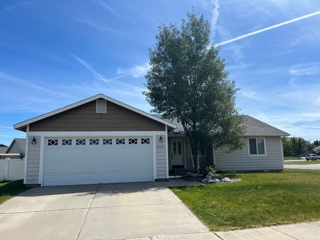 property at 433 S Aspen St