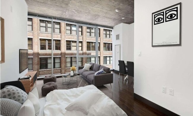 property at 601 W Jackson Blvd