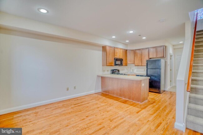 2542 W Girard Ave in Philadelphia, PA - Building Photo - Building Photo