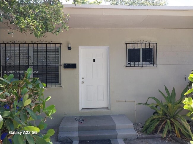 5600 NE 1st Ave in Miami, FL - Building Photo - Building Photo