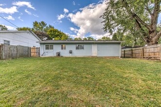 18 Redwood Dr in Florissant, MO - Building Photo - Building Photo