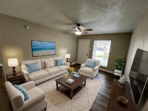 504 Seaside Dr in Dallas, TX - Building Photo - Building Photo