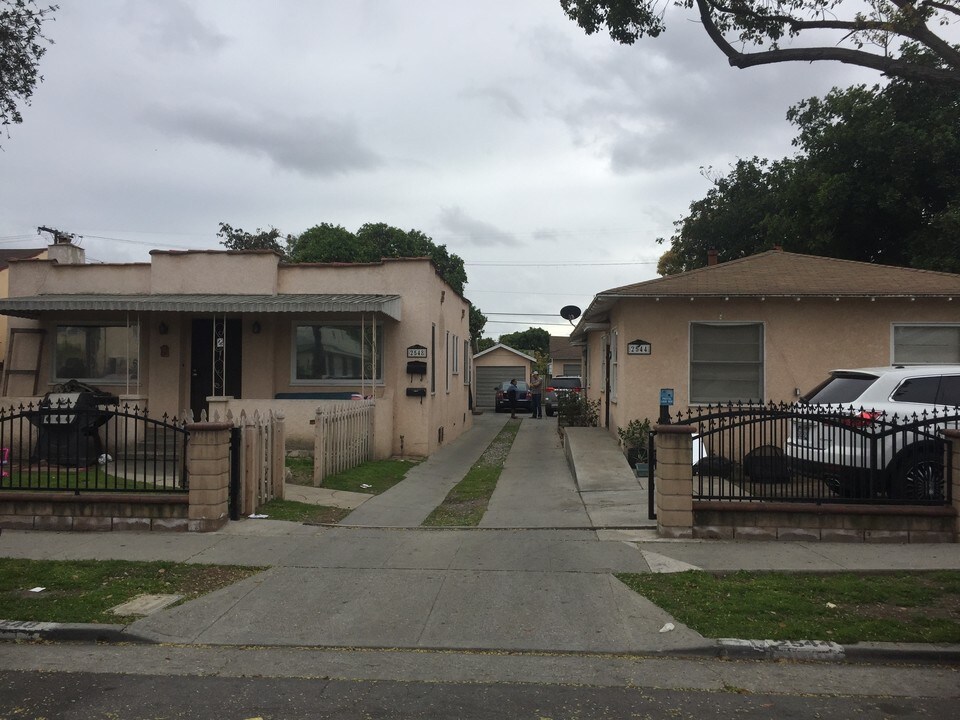 South Gate 4 Plex in South Gate, CA - Building Photo