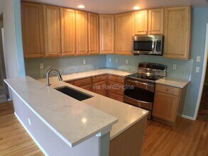 8014 E Fairmount Dr in Denver, CO - Foto de edificio - Building Photo