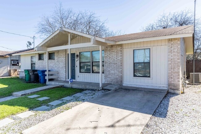 8016 Landing Ave in San Antonio, TX - Building Photo - Building Photo