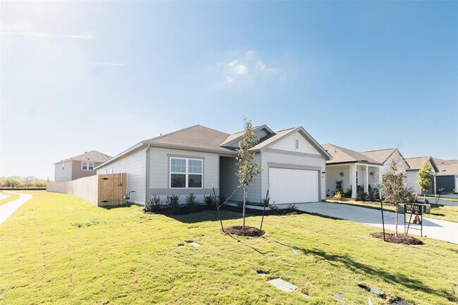 1524 Morris Lp in San Marcos, TX - Building Photo - Building Photo