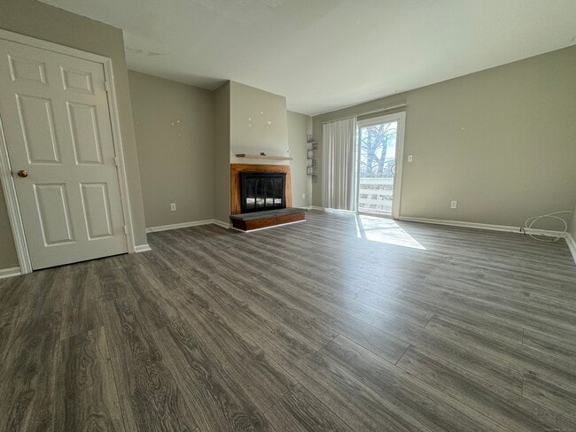 280 E Main St in Branford, CT - Building Photo - Building Photo