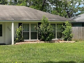 350 E Pecan St in Ponchatoula, LA - Building Photo - Building Photo