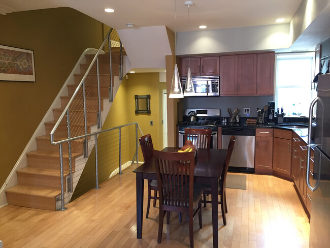 2012 Bainbridge St in Philadelphia, PA - Building Photo - Building Photo