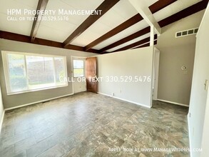 887 Bryant Ave in Berea, OH - Building Photo - Building Photo
