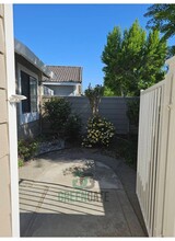 3549 Thomas More Way in Modesto, CA - Building Photo - Building Photo