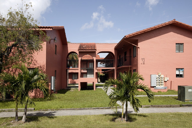 Barbara Apartments in Hialeah, FL - Building Photo - Building Photo