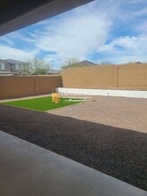 18374 W Weatherby Dr in Surprise, AZ - Foto de edificio - Building Photo