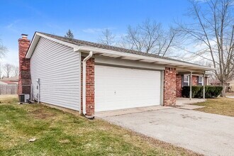 4445 Aristocrat Ln in Indianapolis, IN - Building Photo - Building Photo