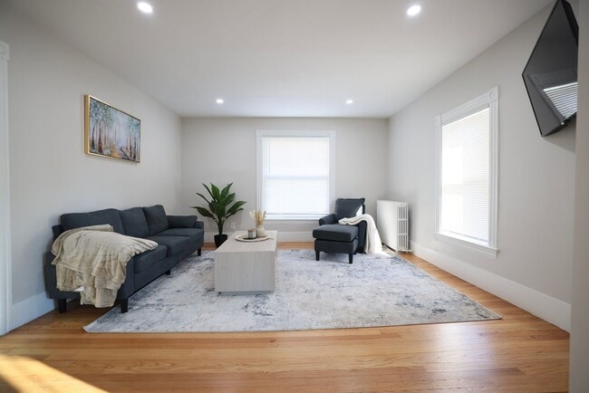 16 Orange St in Lewiston, ME - Building Photo - Building Photo