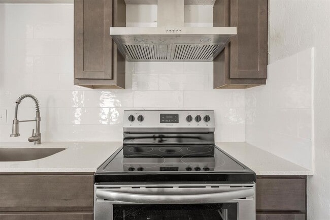 property at 2810 Dorchester Dr