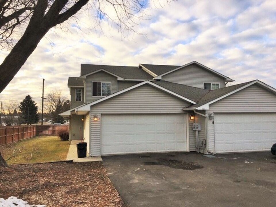 307-A-307-B N Hallett St in Medical Lake, WA - Building Photo