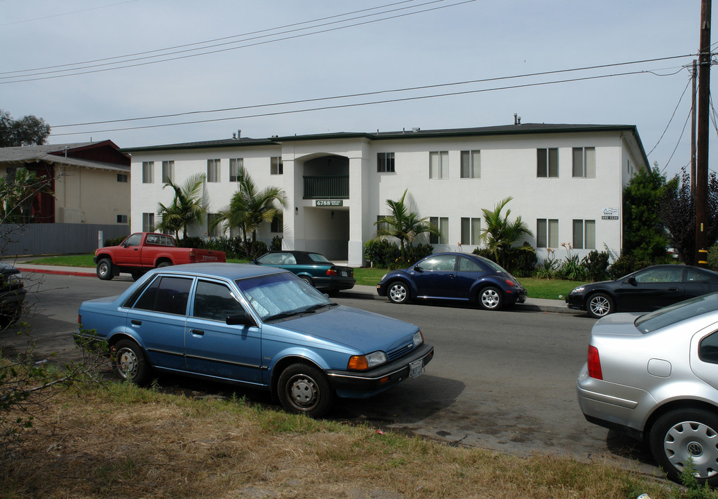 6788 Abrego Rd in Goleta, CA - Building Photo