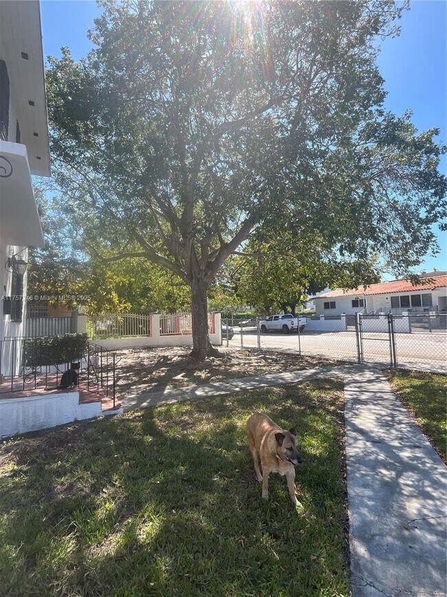 943 SW 6th Ave-Unit -943 in Miami, FL - Building Photo - Building Photo