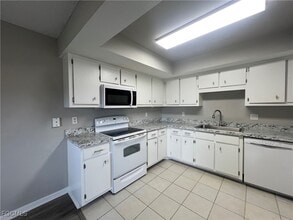 639 SE 13th Ave in Cape Coral, FL - Building Photo - Building Photo